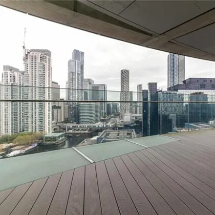 Image 2 - The Collective Canary Wharf, 20 Crossharbour Plaza, Millwall, London, E14 9YF, United Kingdom - Room for rent