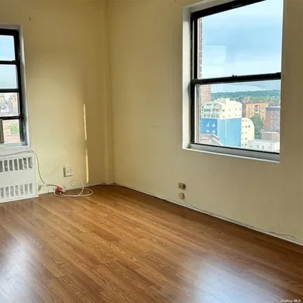 Image 4 - 99-52 66th Road, New York, NY 11374, USA - Apartment for sale