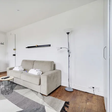 Rent this 1 bed apartment on 61 Avenue Niel in 75017 Paris, France