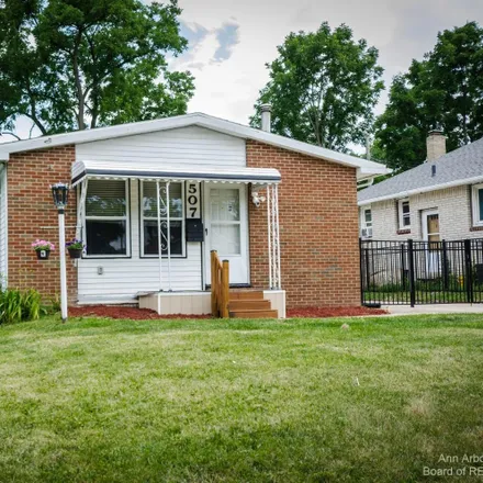 Buy this 3 bed house on 507 Madison Street in Ypsilanti, MI 48197