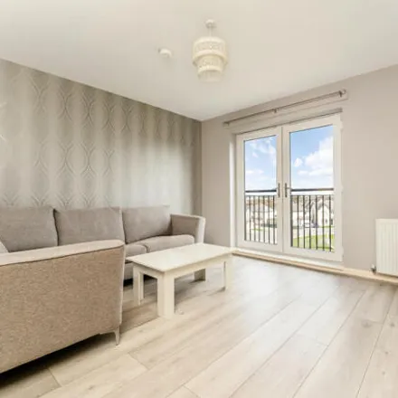 Image 2 - Stewart Crescent, Dunfermline, KY11 8NP, United Kingdom - Apartment for sale