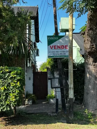 Buy this studio house on Domingo Faustino Sarmiento in Partido de San Miguel, San Miguel