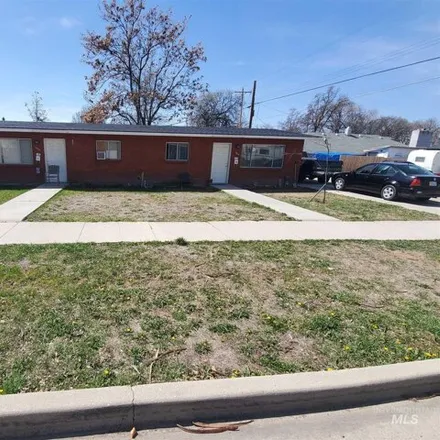 Buy this 4 bed house on 1360 8th Street South in Nampa, ID 83651