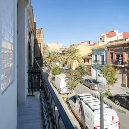 Image 2 - Carrer de la Reina, 127, 46011 Valencia, Spain - Apartment for rent
