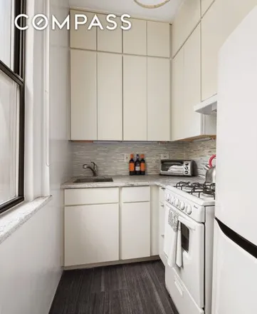 Image 4 - 205 West 54th Street, New York, NY 10019, USA - Apartment for sale