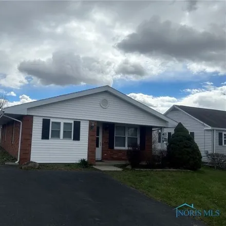 Buy this 3 bed house on 405 West Bigelow Avenue in Findlay, OH 45840