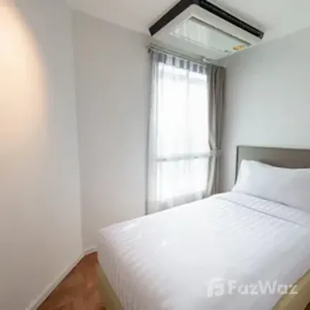 Rent this 3 bed apartment on Soi Naradhiwas Rajanagarindra 24 in Thep Narin, Yan Nawa District