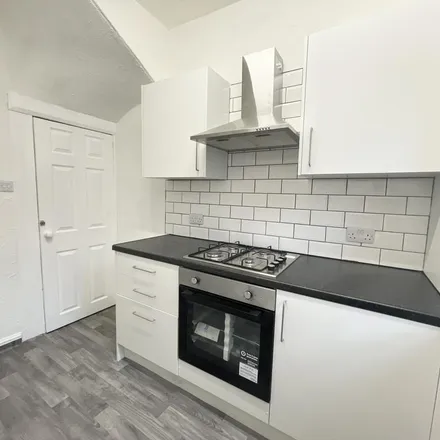Rent this 2 bed townhouse on East End Park Working Mens Club in Vinery View, Leeds