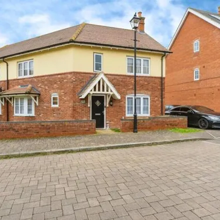 Buy this 3 bed duplex on Hilton Close in Bedford, MK42 7FT