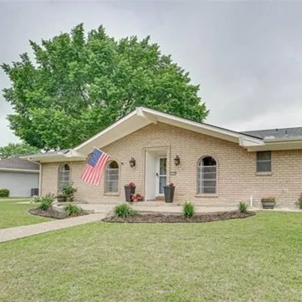 Buy this 3 bed house on 1640 Charlottsville Drive in Ennis, TX 75119