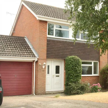 Rent this 3 bed duplex on 8 Richborough Close in Reading, RG6 5PW
