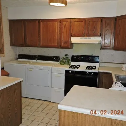 Image 3 - 607 West Woodlawn, Danville, IL 61832, USA - House for sale