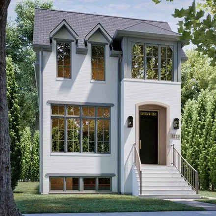 Image 1 - 2218 West Oakdale Avenue, Chicago, IL 60618, USA - House for sale