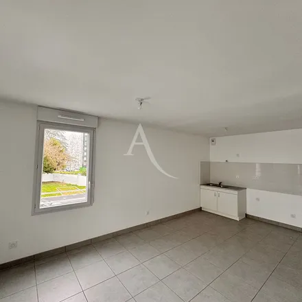Image 3 - 71 Boulevard d'Italie, 85000 La Roche-sur-Yon, France - Apartment for rent
