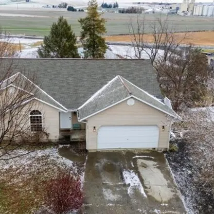Buy this 4 bed house on 431 East Valleyview Avenue in Genesee, Latah County