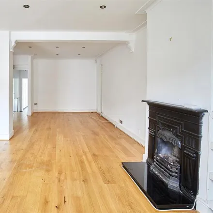 Image 2 - Pyrmont Road, Strand-on-the-Green, London, W4 3NR, United Kingdom - Townhouse for rent