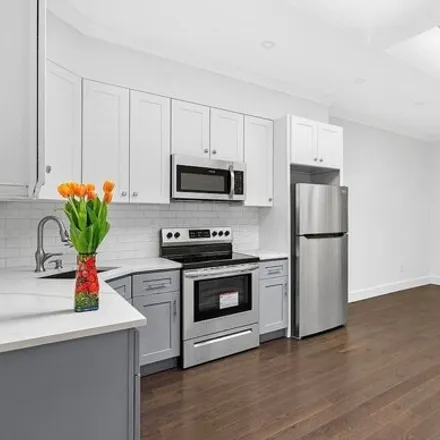 Image 7 - 253 45th Street, New York, NY 11220, USA - Townhouse for sale