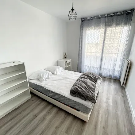 Image 1 - 7 Rue Marcel Sembat, 29200 Brest, France - Apartment for rent