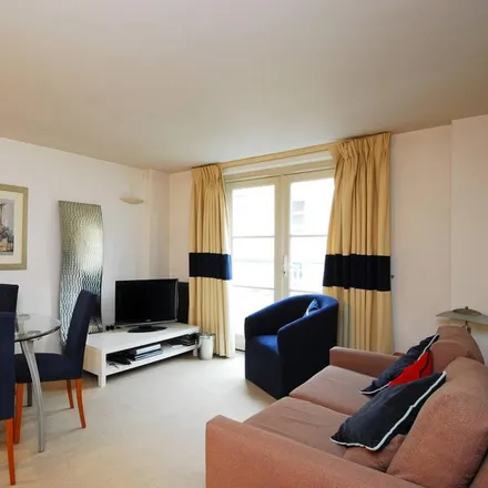 Rent this 1 bed apartment on 39 Earl's Court Square in London, SW5 9BY