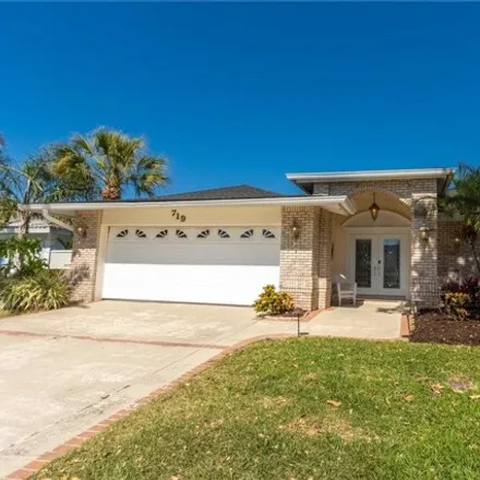 Buy this 4 bed house on 777 Snug Island in Clearwater, FL 33767