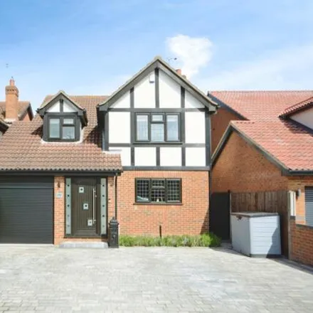 Buy this 4 bed house on London Road in Wickford, SS12 0EU