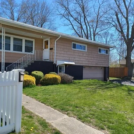 Buy this 4 bed house on 3 Mersea Street in Saugus, MA 01910