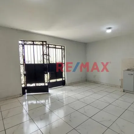 Rent this studio room on Jirón Boston in Comas, Lima Metropolitan Area 15312