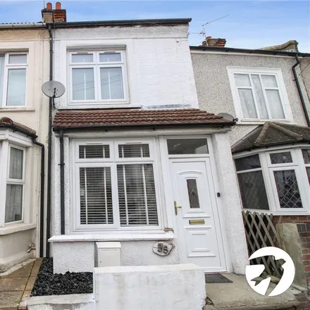 Rent this 3 bed townhouse on Sweyne Road in Milton Road, Swanscombe
