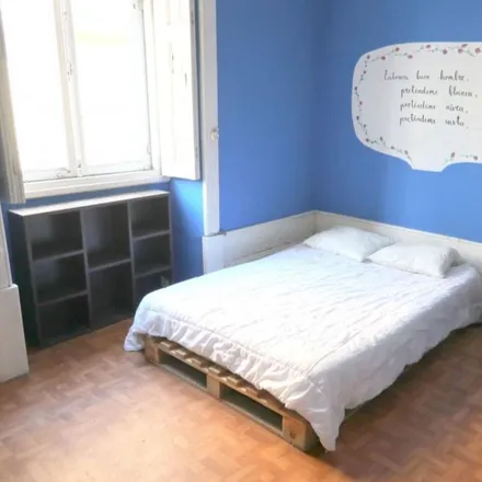 Rent this 22 bed room on Rua do Breiner