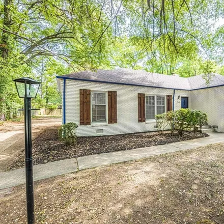 Buy this 3 bed house on 2950 East Glengarry Road in Memphis, TN 38128