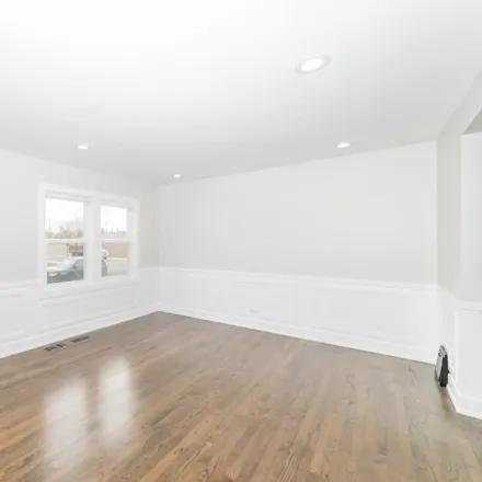 Image 4 - 9256 South Green Street, Chicago, IL 60620, USA - House for sale