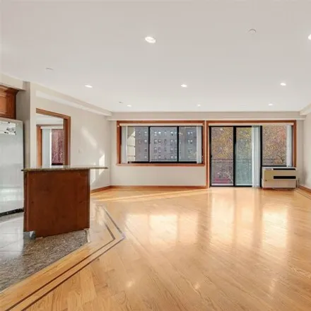 Image 4 - 99-31 66th Avenue, New York, NY 11374, USA - Condo for rent