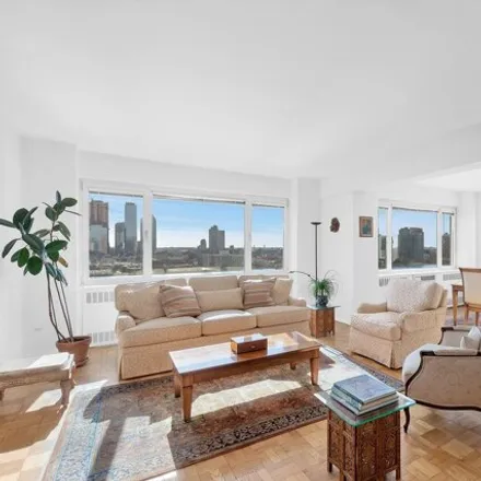 Image 4 - FDR Drive, New York, NY 10155, USA - Apartment for sale