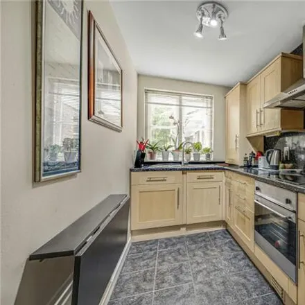Image 3 - 171 Seagrave Road, London, SW6 1RP, United Kingdom - Apartment for sale