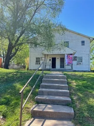 Buy this 12 bed house on 841 University Street in Seminole, OK 74868
