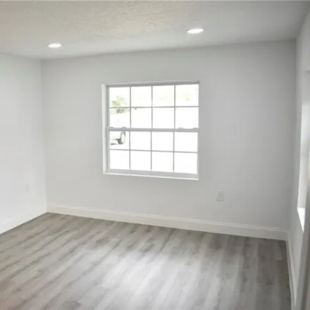 Image 4 - 15th Street @ Henry Avenue, North 15th Street, Arrand Heights, Tampa, FL 33610, USA - House for sale