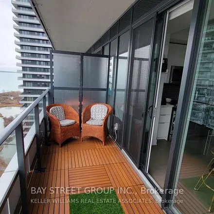 Image 2 - Eau du Soleil, 2183 Lake Shore Boulevard West, Toronto, ON M8V 1A2, Canada - Apartment for rent