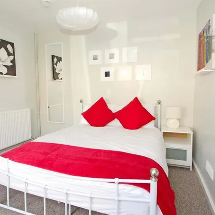 Rent this 1 bed room on Crossgates in Stevenage, SG1 1LR