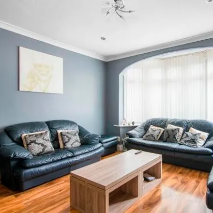 Buy this 3 bed duplex on Stag Lane in London, NW9 0EG