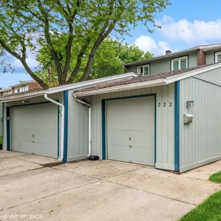 Buy this 3 bed townhouse on 214 Clearbrook Lane in Bloomingdale, IL 60108