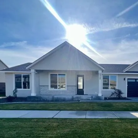 Rent this 3 bed house on Lolo Way in Richland, WA