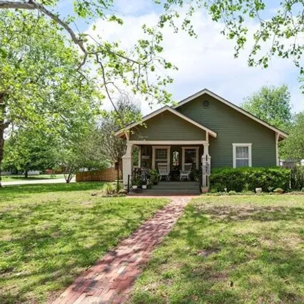 Buy this 3 bed house on 503 North 5th Street in Marlow, OK 73055