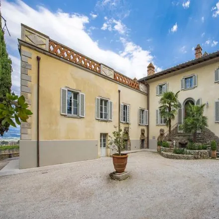Buy this 24 bed house on Api-Ip in Via San Gimignano, 53036 Poggibonsi SI