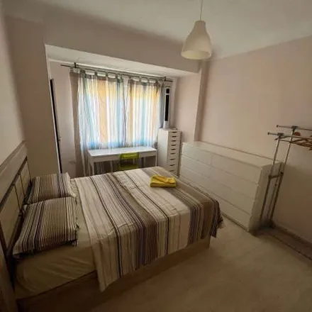 Rent this 4 bed apartment on Carrer del Capità Amador / Calle del Capitán Amador in 03004 Alicante, Spain