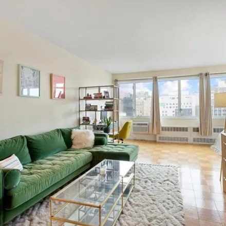 Image 2 - 333 East 14th Street, New York, NY 10003, USA - Apartment for sale