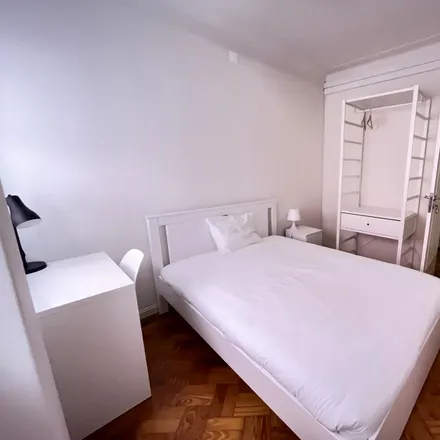 Rent this 5 bed room on Pingo Doce in Rua de Nossa Senhora de Fátima, 4100-999 Porto
