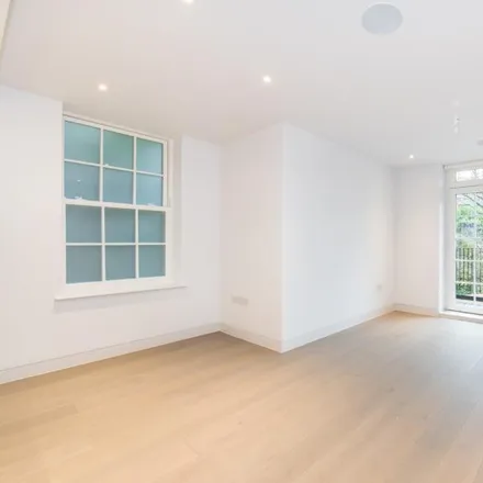Rent this 2 bed apartment on Kidderpore Avenue in London, NW3 7AS