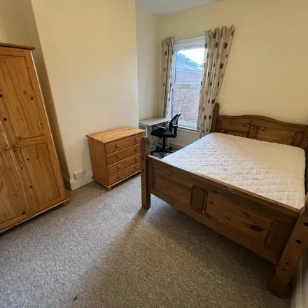 Image 5 - Alexandra Way, Park Road, Thornbury, BS35 1HR, United Kingdom - Apartment for rent