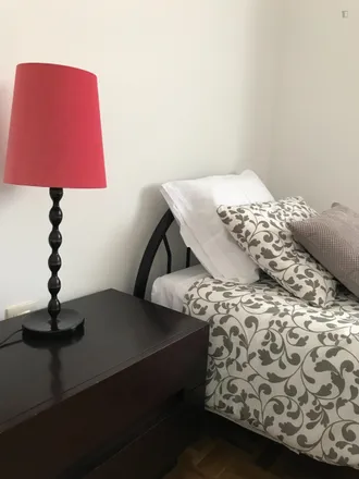 Rent this 4 bed room on RE/MAX in Avenida da Boavista, 4100-130 Porto