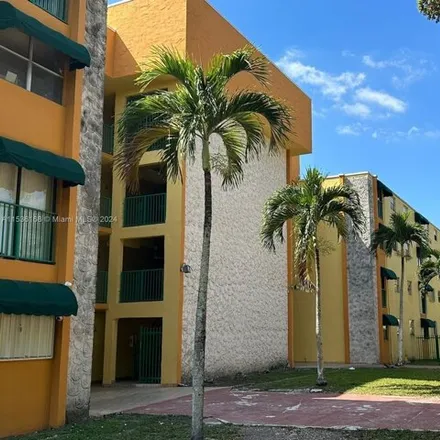 Image 2 - 606 West 81st Street, Hialeah, FL 33014, USA - Condo for rent